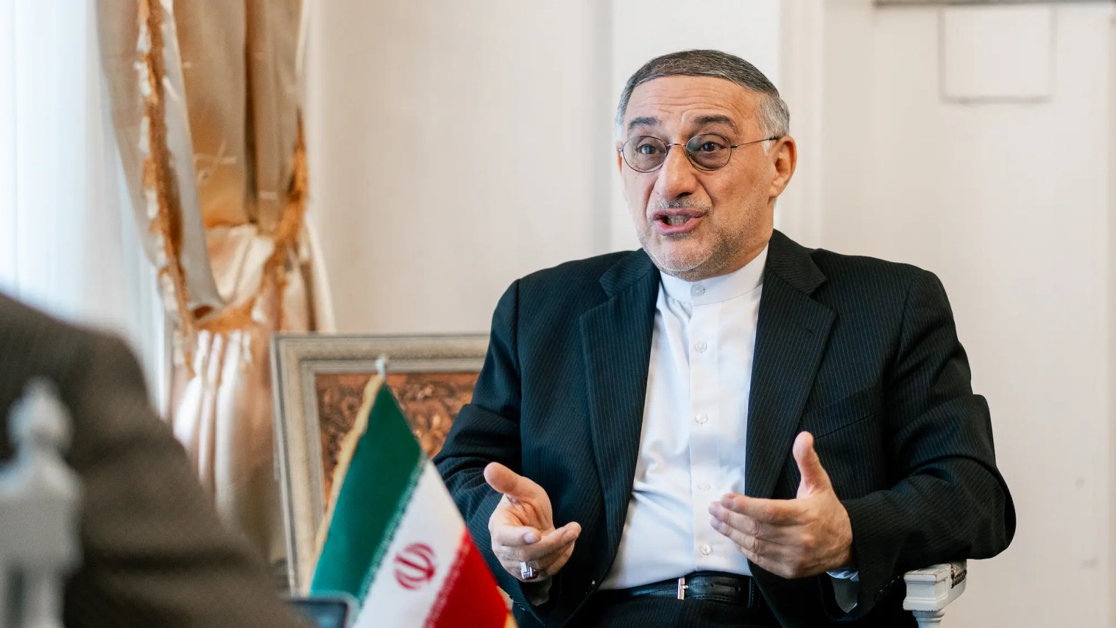Iranischer Botschafter in der Schweiz rühmt die Todesstrafe (B+)
